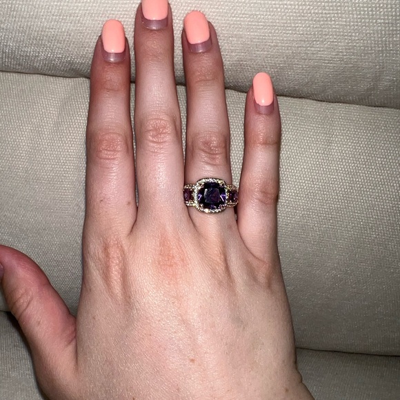 5 Beautiful Size 7 Rings! - Picture 2 of 6